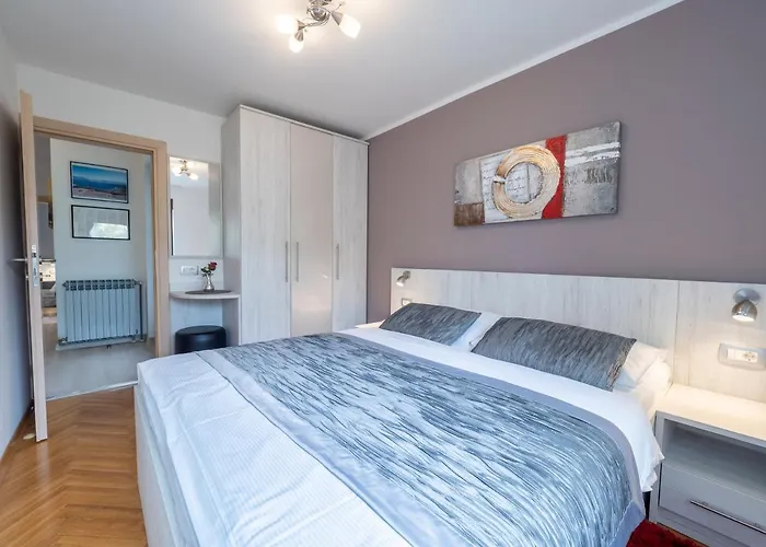 Zlatko & Mira Dorcic באסקה